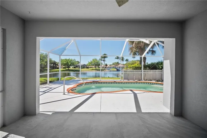 3701  Yakobi  LN, Naples, FL 34119