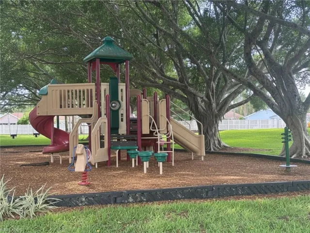 15091  Lakeside View  DR, Fort Myers, FL 33919
