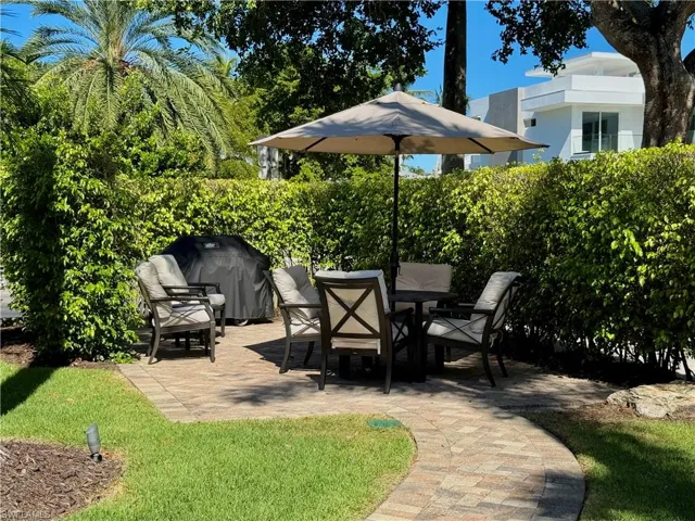 960  7th S ST, Naples, FL 34102