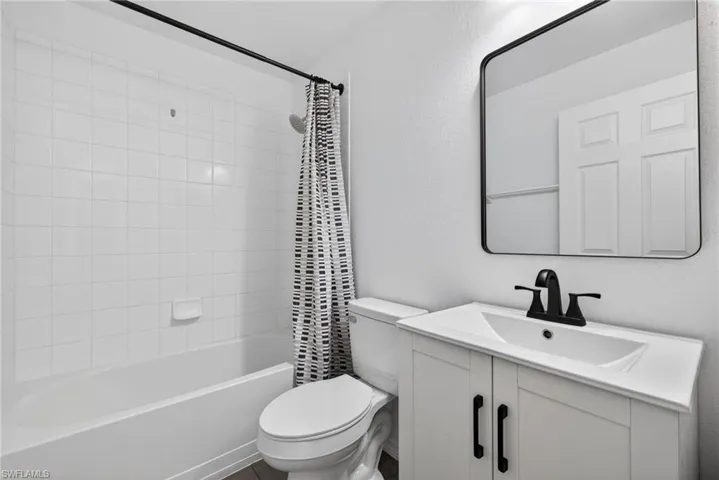 9076 Gervais Cir 410, Naples, Florida 34120