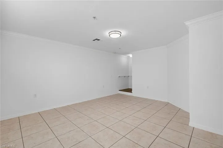 9076 Gervais Cir 410, Naples, Florida 34120