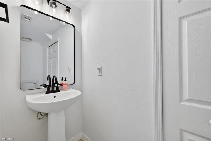 9076 Gervais Cir 410, Naples, Florida 34120