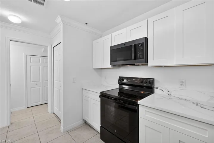9076 Gervais Cir 410, Naples, Florida 34120