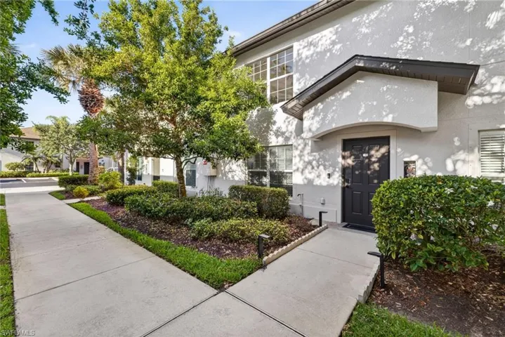 9076 Gervais Cir 410, Naples, Florida 34120