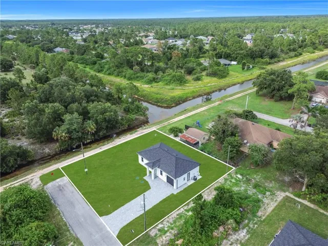 1800 Hibiscus Ave, Lehigh Acres, Florida 33972