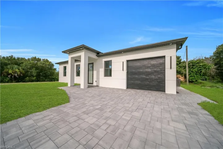 1800 Hibiscus Ave, Lehigh Acres, Florida 33972