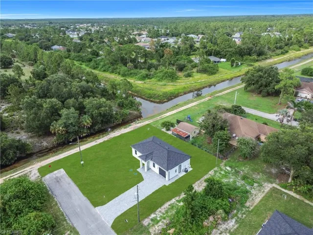 1800 Hibiscus Ave, Lehigh Acres, Florida 33972