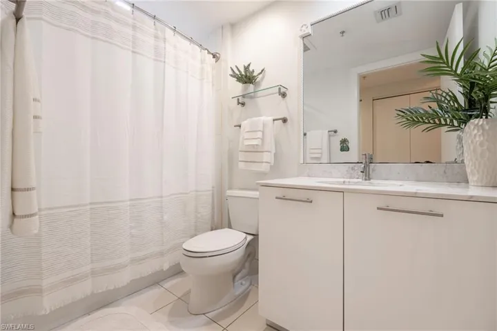 Hall Full Bathroom