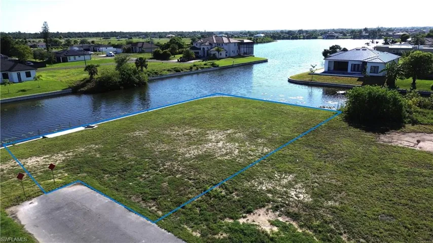 1919 Ne 10th Ave, Cape Coral, Florida 33909