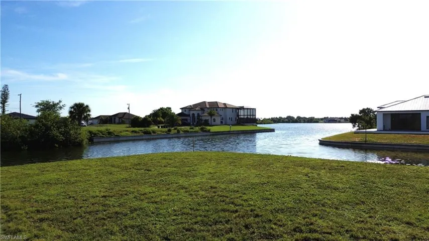 1919 Ne 10th Ave, Cape Coral, Florida 33909