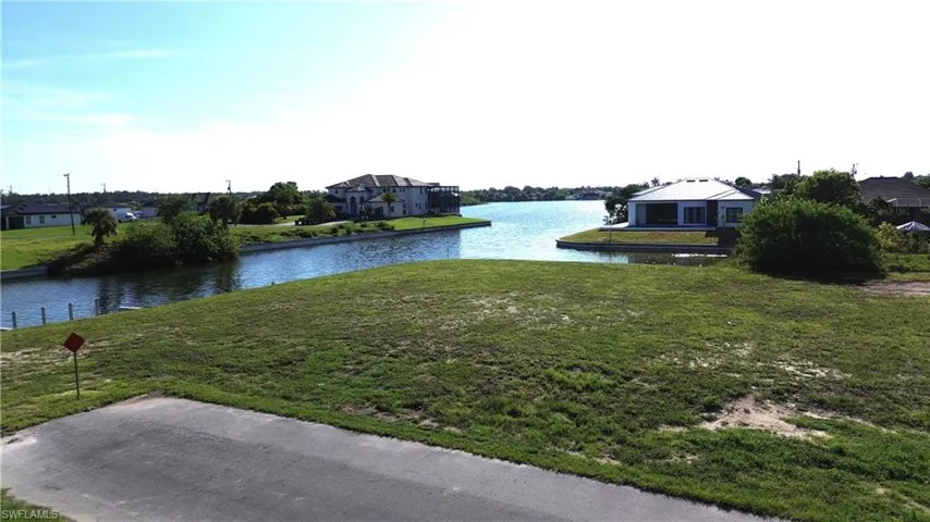 1919 Ne 10th Ave, Cape Coral, Florida 33909