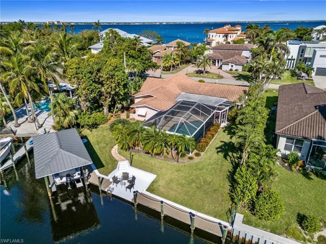 392 Snow Dr, Fort Myers, Florida 33919