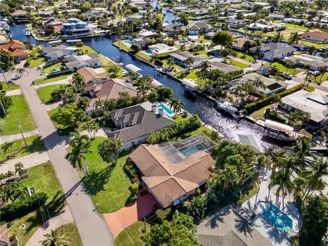 392 Snow Dr, Fort Myers, Florida 33919