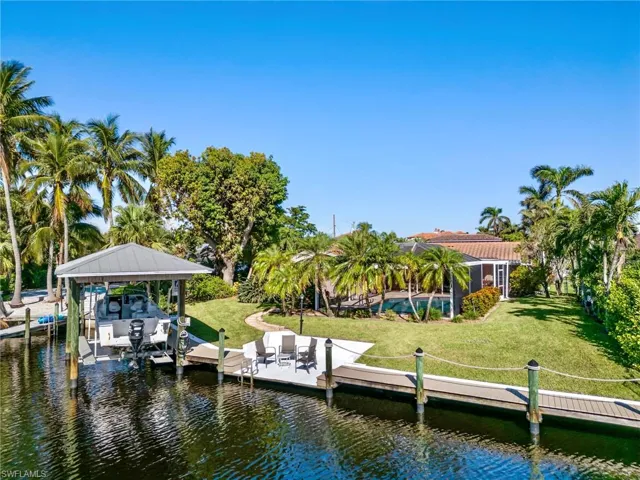 392 Snow Dr, Fort Myers, Florida 33919