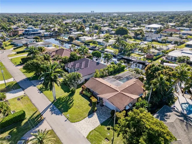 392 Snow Dr, Fort Myers, Florida 33919