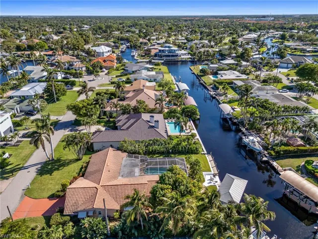 392 Snow Dr, Fort Myers, Florida 33919