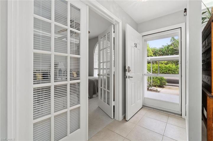 Nice entrance foyer