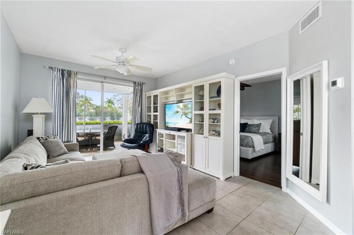 Fully furnished so you can move right in
