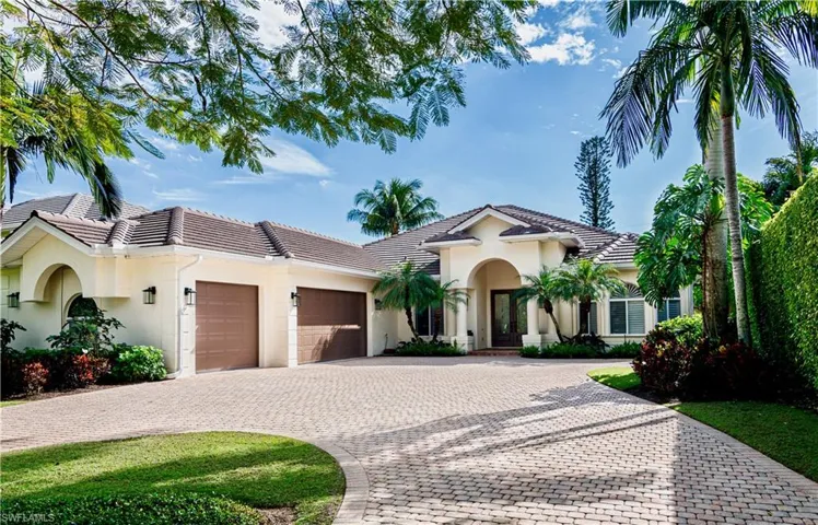 380 5th Ave N, Naples, Florida 34102