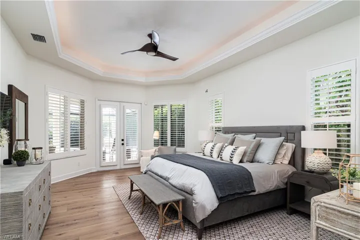 380 5th Ave N, Naples, Florida 34102