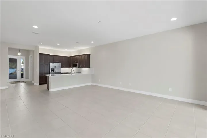 Living room 4