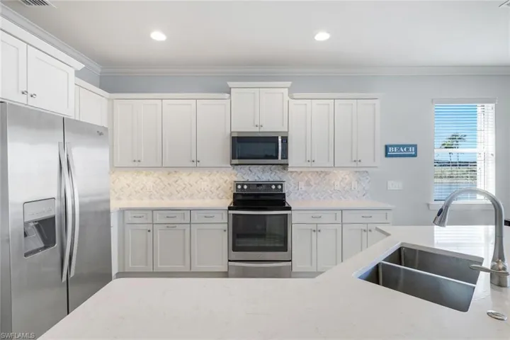9060  Siesta Bay  DR, Naples, FL 34120