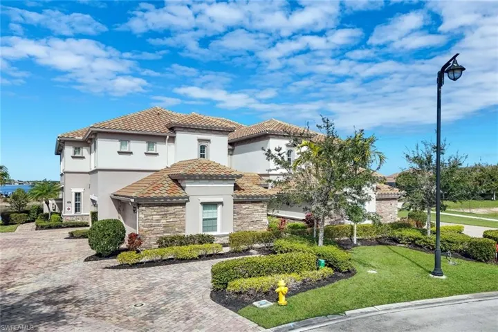 9060  Siesta Bay  DR, Naples, FL 34120