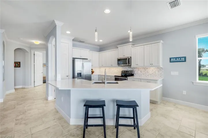 9060  Siesta Bay  DR, Naples, FL 34120