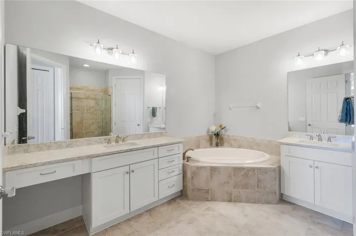9060  Siesta Bay  DR, Naples, FL 34120