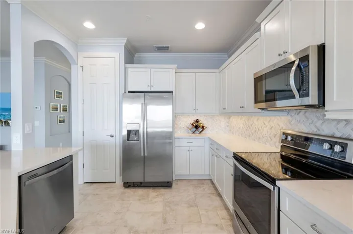 9060  Siesta Bay  DR, Naples, FL 34120