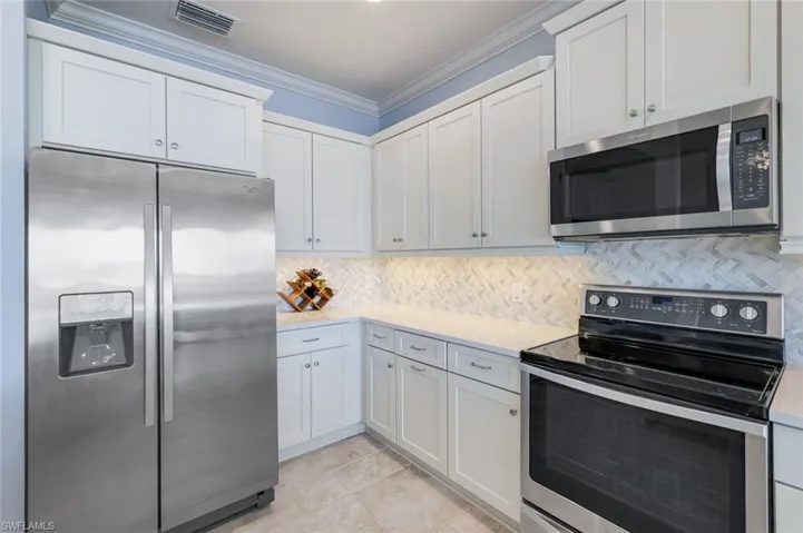 9060  Siesta Bay  DR, Naples, FL 34120