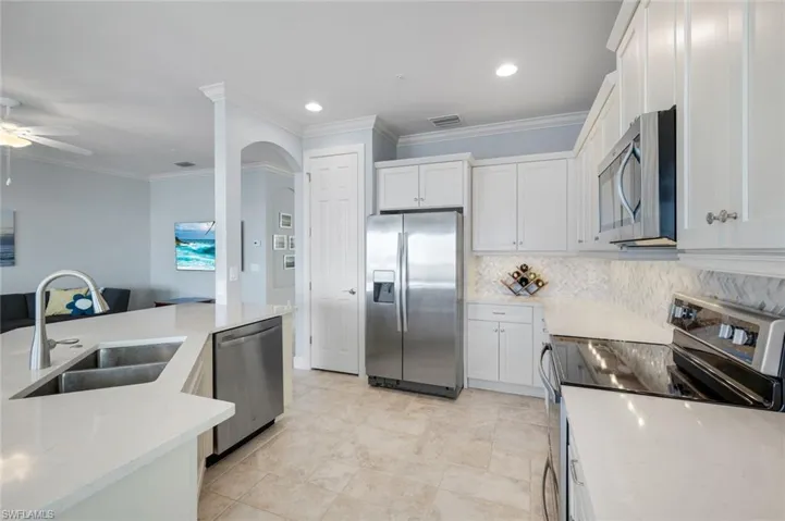 9060  Siesta Bay  DR, Naples, FL 34120