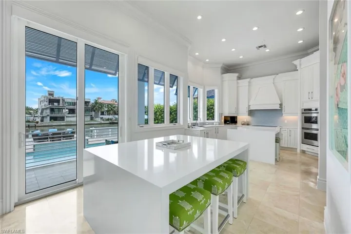 434  Conners  AVE, Naples, FL 34108
