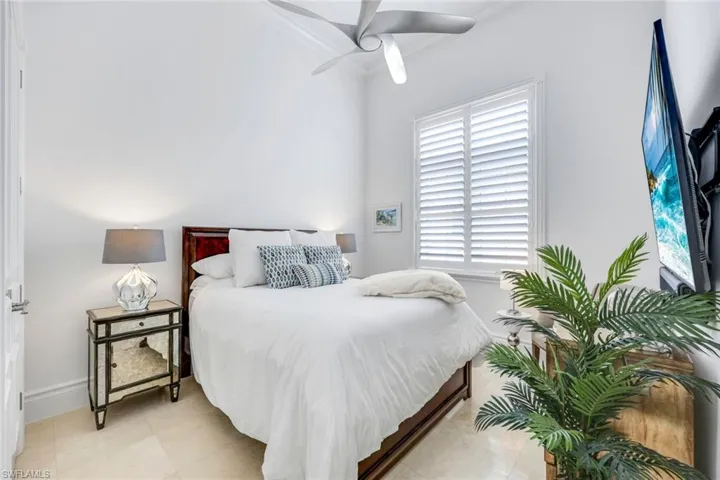 434  Conners  AVE, Naples, FL 34108