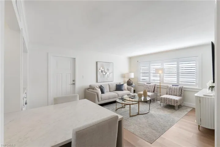 975  9th S AVE, Naples, FL 34102
