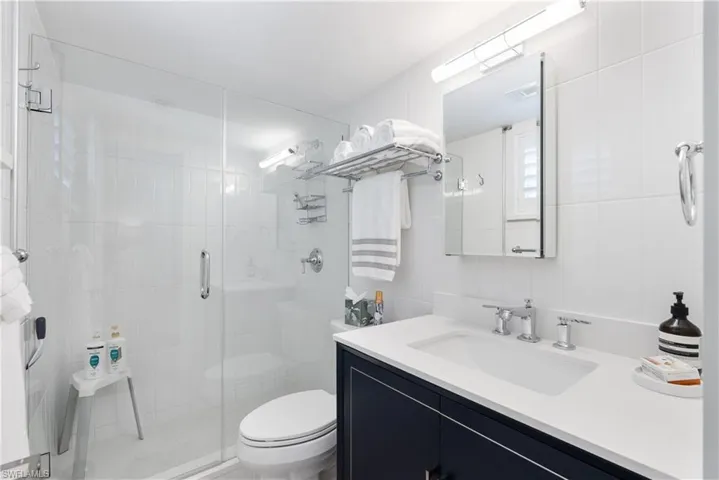 975  9th S AVE, Naples, FL 34102