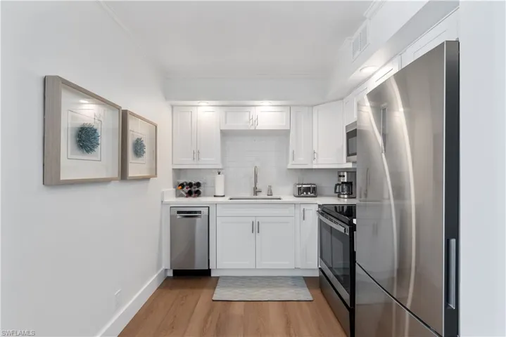 975  9th S AVE, Naples, FL 34102