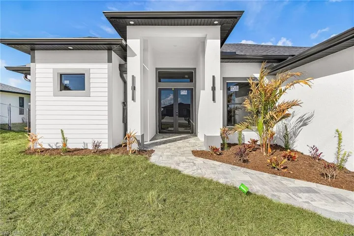 2200 Ne 15th Ave, Cape Coral, Florida 33909