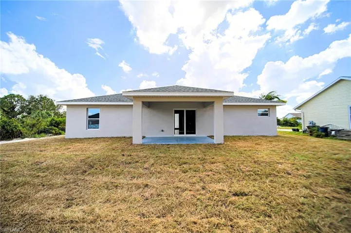 Large Back Yard With Canal View!