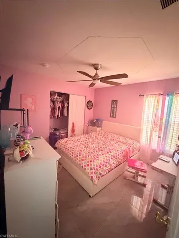 Recessed ceiling feature with a ceiling fan