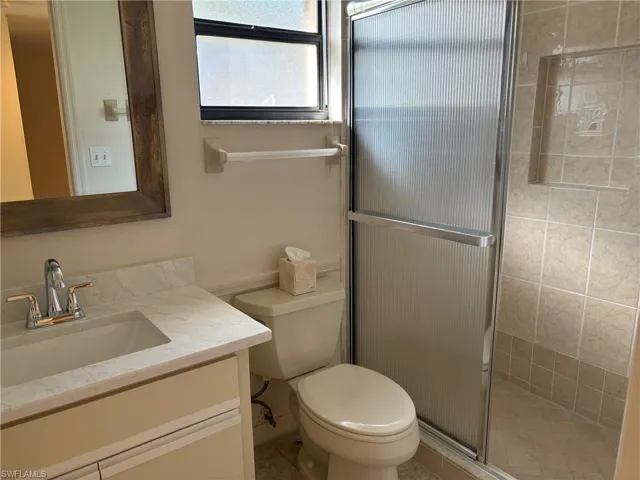 513 Lake Louise Cir 101, Naples, Florida 34110