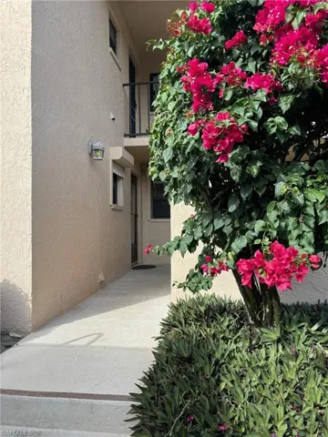 513 Lake Louise Cir 101, Naples, Florida 34110