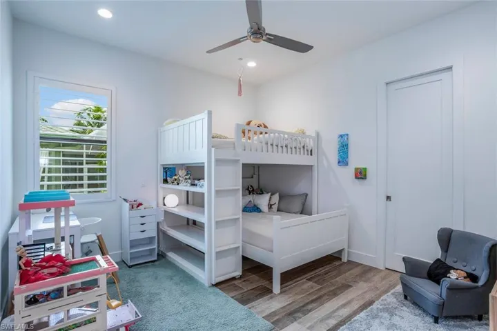 Bedroom IV