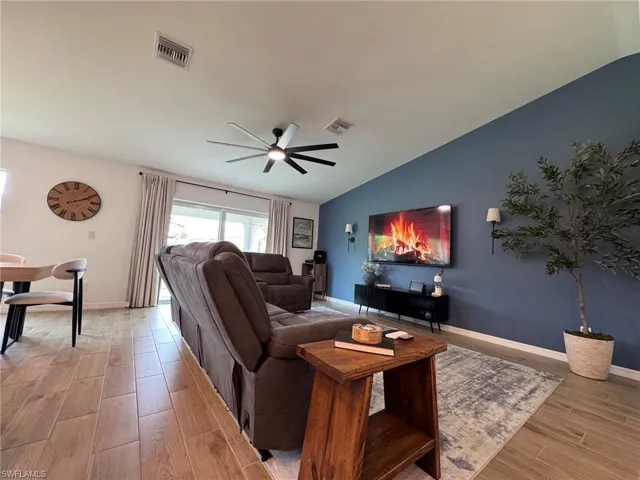 330 Sw 23rd Ter, Cape Coral, Florida 33991