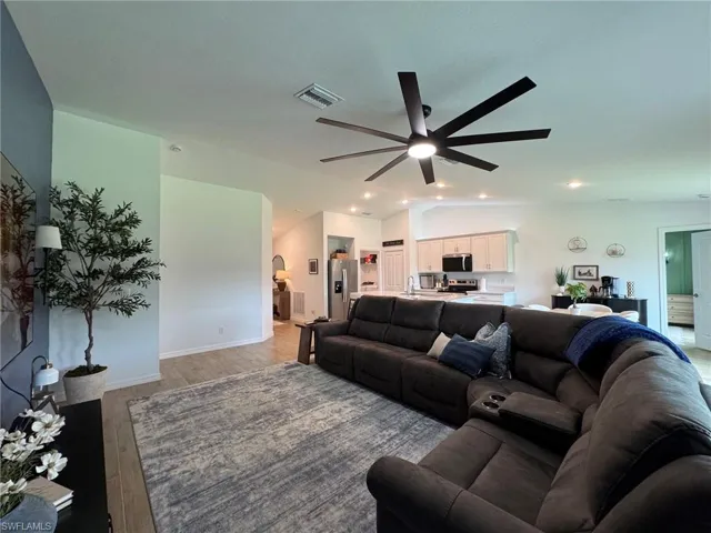 330 Sw 23rd Ter, Cape Coral, Florida 33991