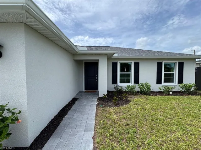 330 Sw 23rd Ter, Cape Coral, Florida 33991