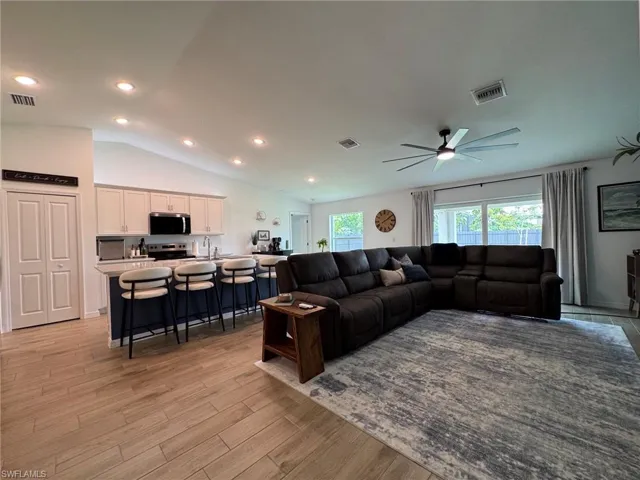 330 Sw 23rd Ter, Cape Coral, Florida 33991