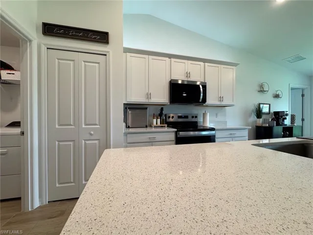 330 Sw 23rd Ter, Cape Coral, Florida 33991