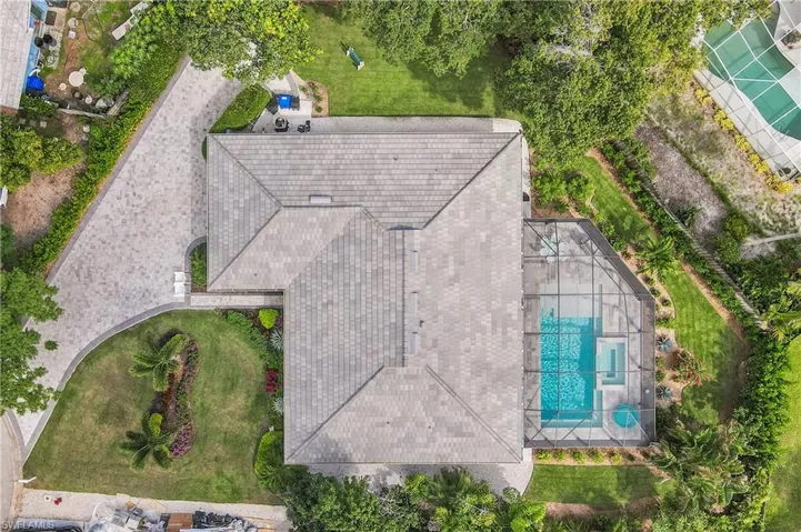 696  Regatta  CT, Naples, FL 34103