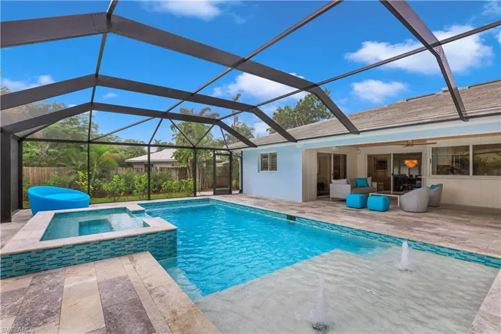 696  Regatta  CT, Naples, FL 34103